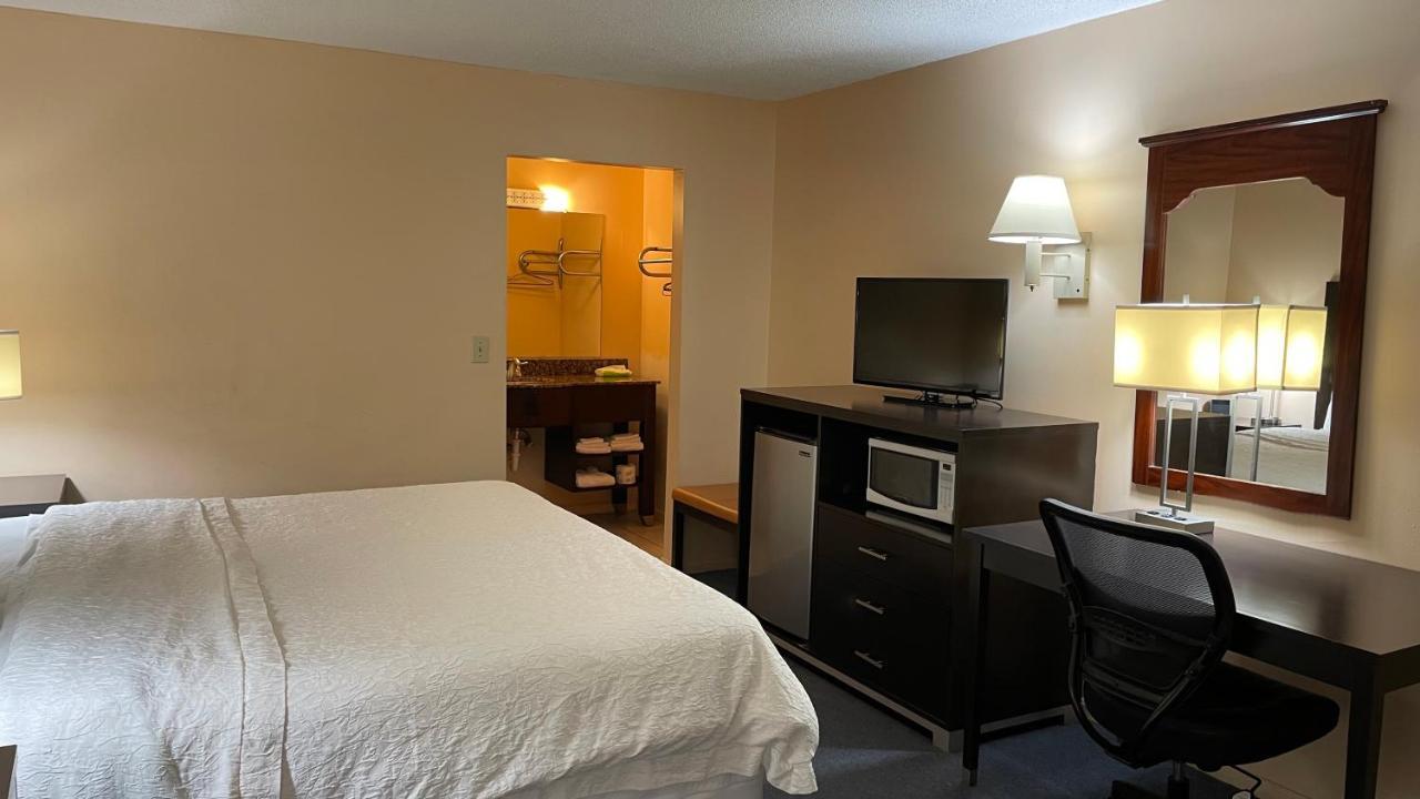 Slumber Inn Harrisonville Bagian luar foto